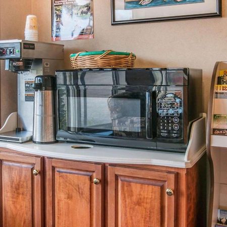 Econo Lodge Bayview Mackinaw City Ngoại thất bức ảnh