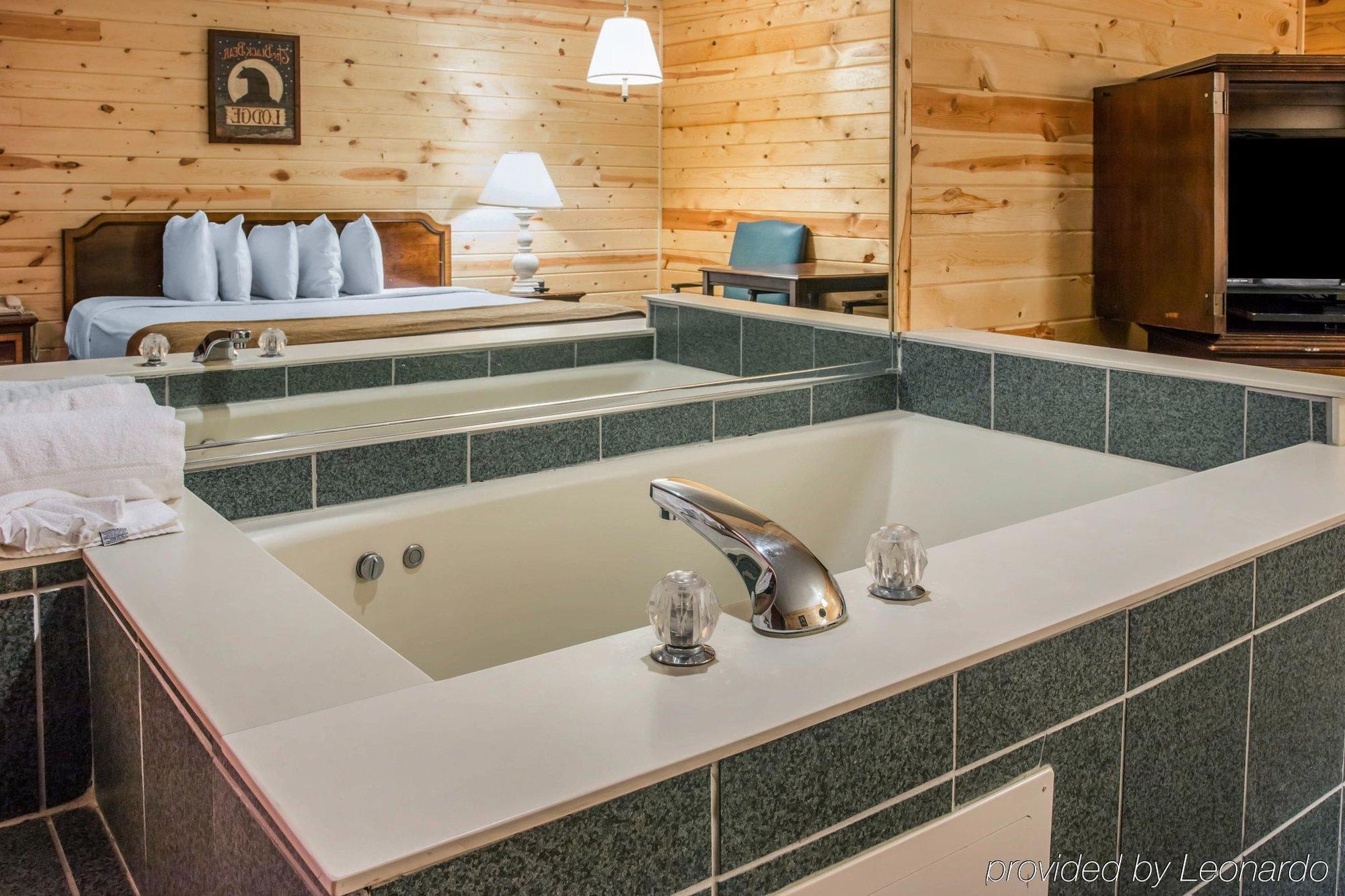Econo Lodge Bayview Mackinaw City Ngoại thất bức ảnh
