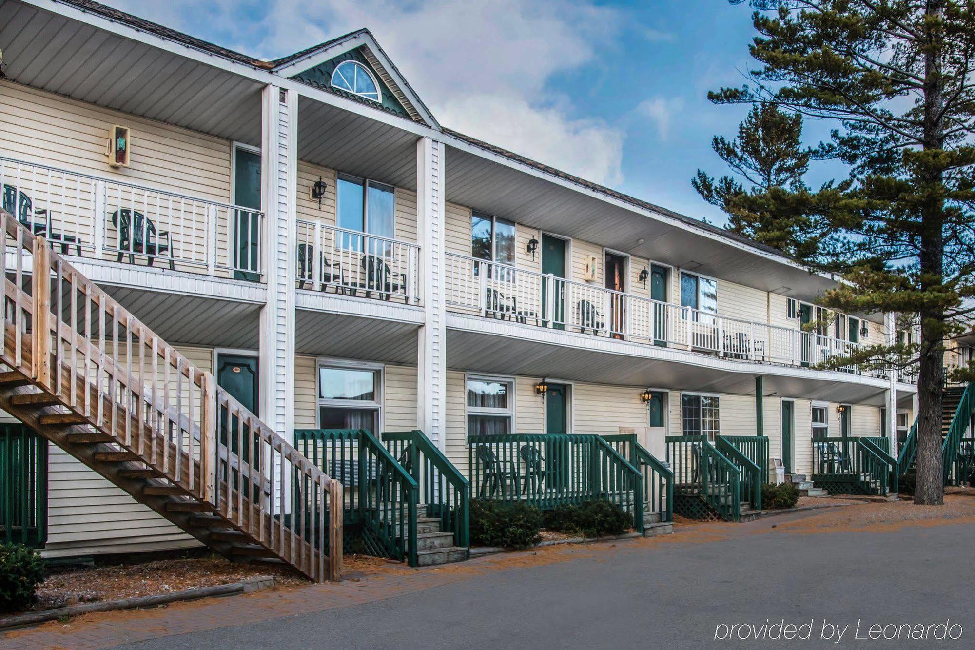 Econo Lodge Bayview Mackinaw City Ngoại thất bức ảnh