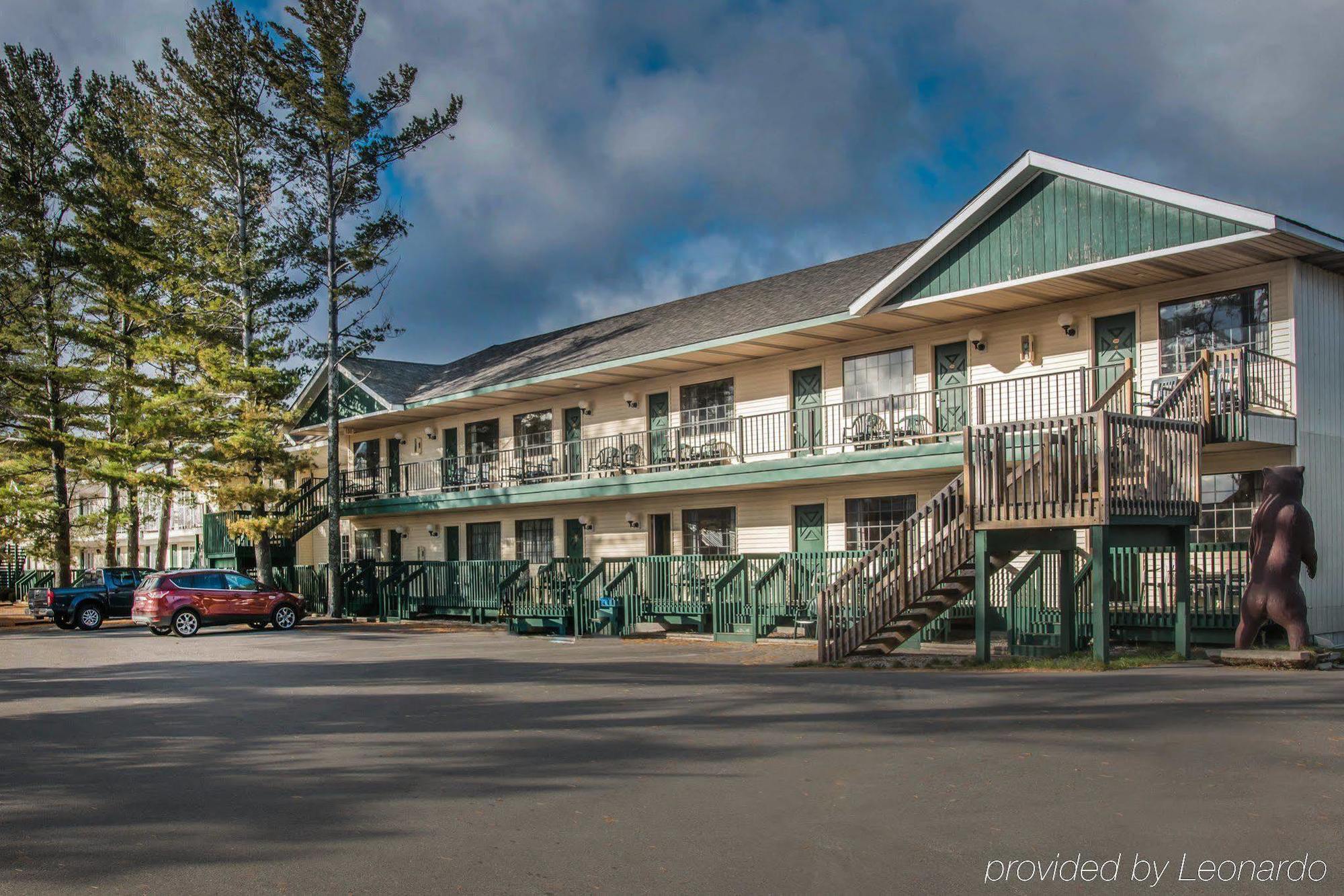 Econo Lodge Bayview Mackinaw City Ngoại thất bức ảnh