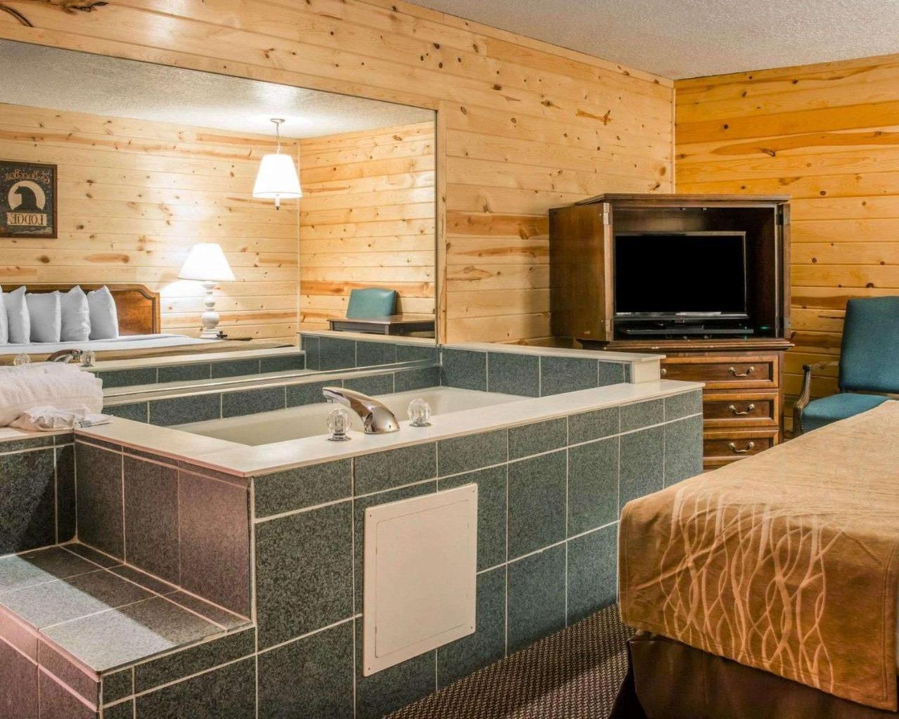 Econo Lodge Bayview Mackinaw City Ngoại thất bức ảnh