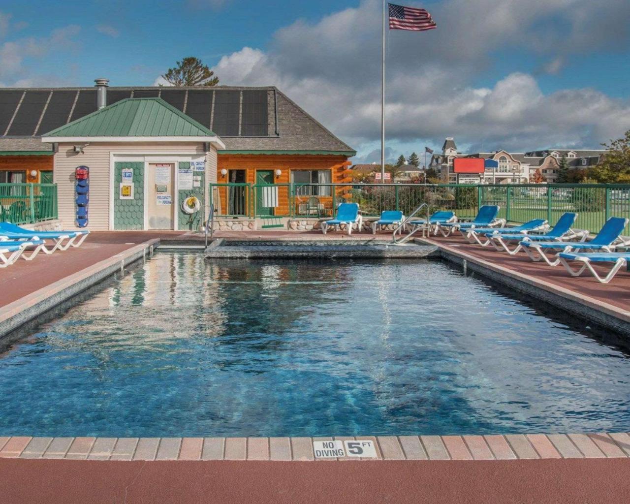 Econo Lodge Bayview Mackinaw City Ngoại thất bức ảnh