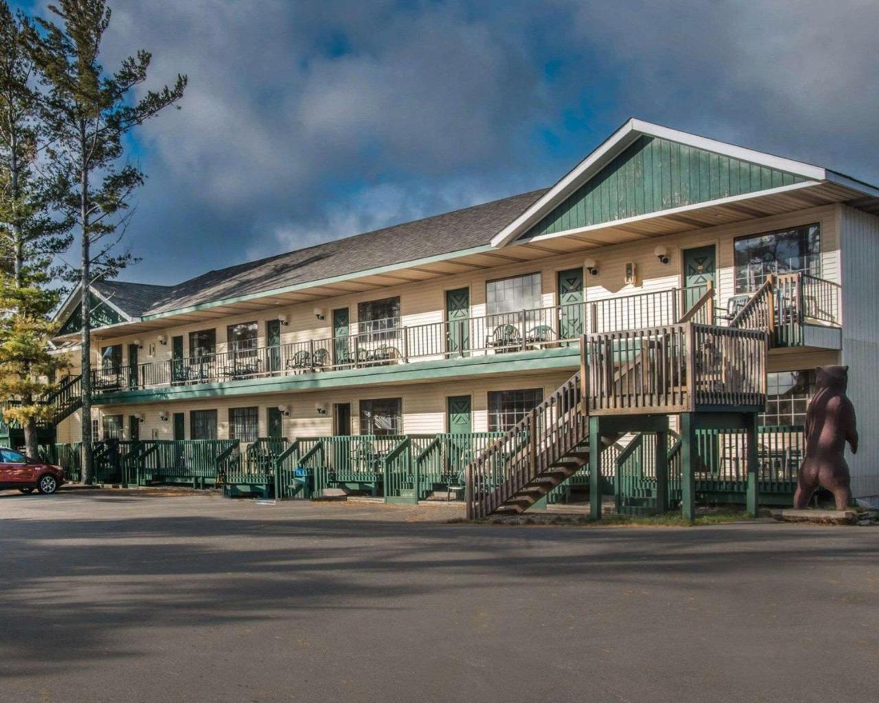 Econo Lodge Bayview Mackinaw City Ngoại thất bức ảnh