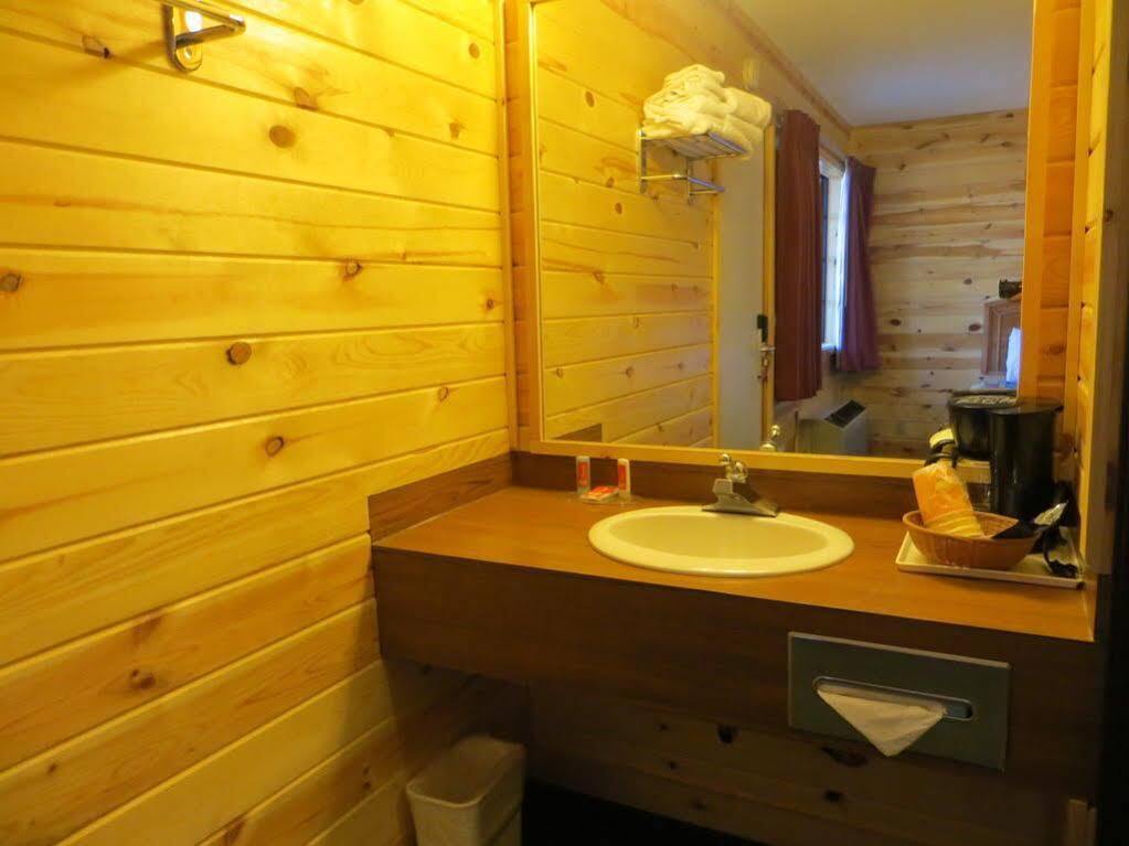 Econo Lodge Bayview Mackinaw City Ngoại thất bức ảnh